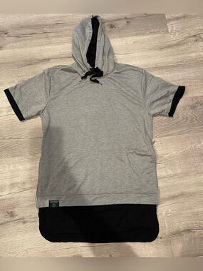 Switch Hoodie Gray Black pocket side zippers short sleeve Size XL women’s